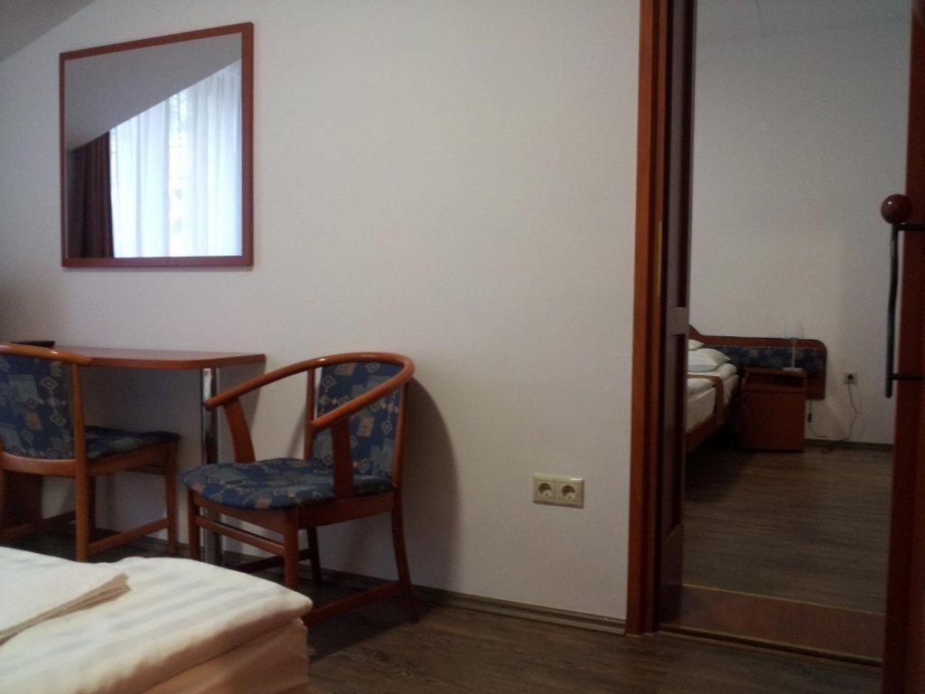 Fenyves Hotel Bekescsaba Exteriör bild
